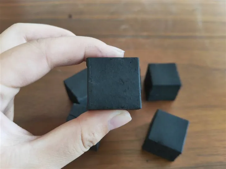 Kokosový uhlí Shisha